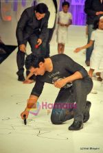 Aamir Khan at Being Human Show in HDIL Day 2 on 13th Oct 2009 (8).JPG